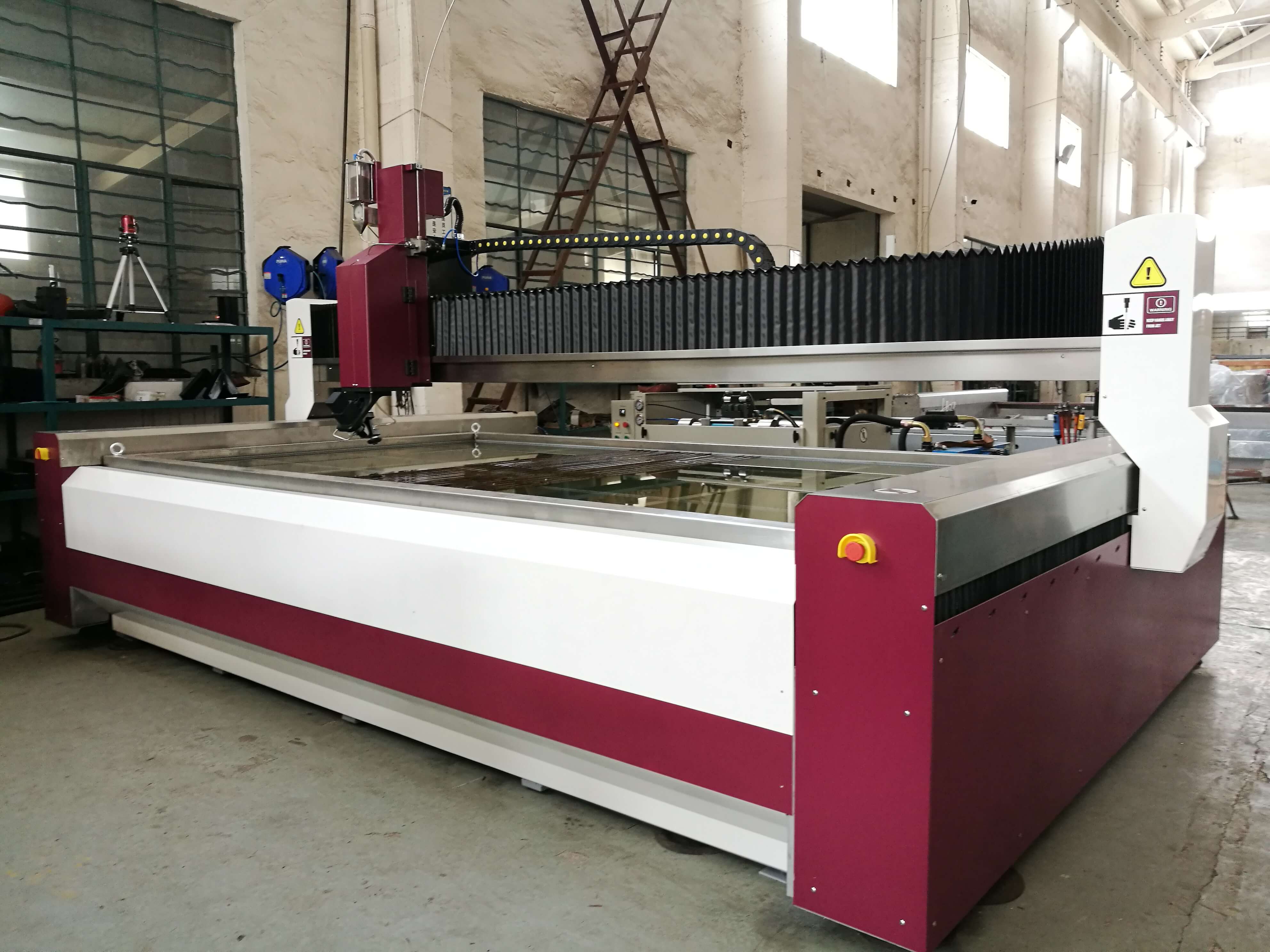 Проверка клиента Омана и принимайте YC 3D 5 -AXIS Waterjet System 