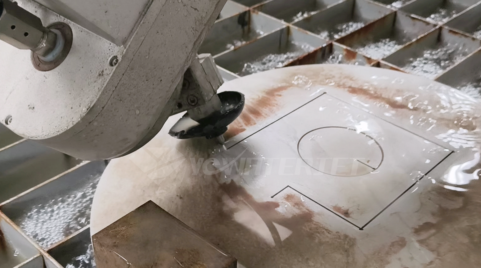5-осевая гидроабразивная резка фасок