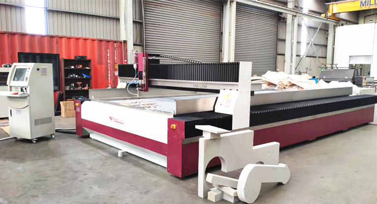 Резка для водных варджетов способствует применению углеродных материалов в авто промышленности