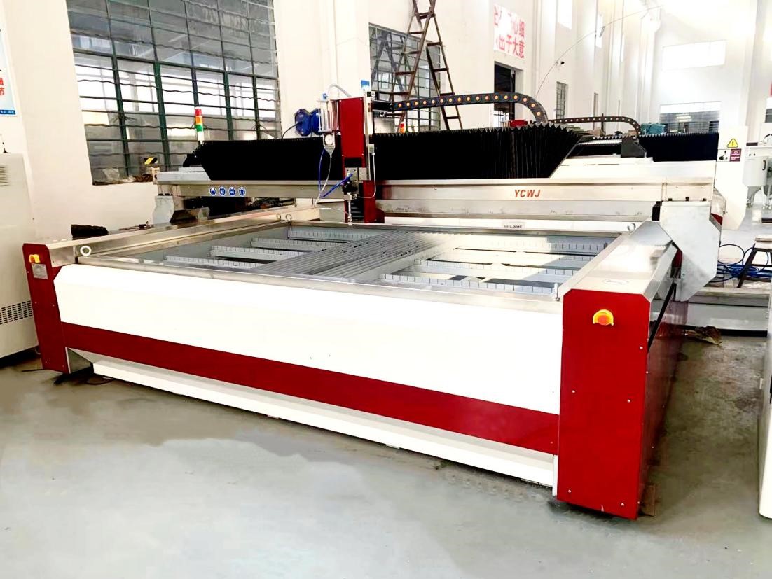 Станок для гидроабразивной резки с 3 осями: 3742-L3025