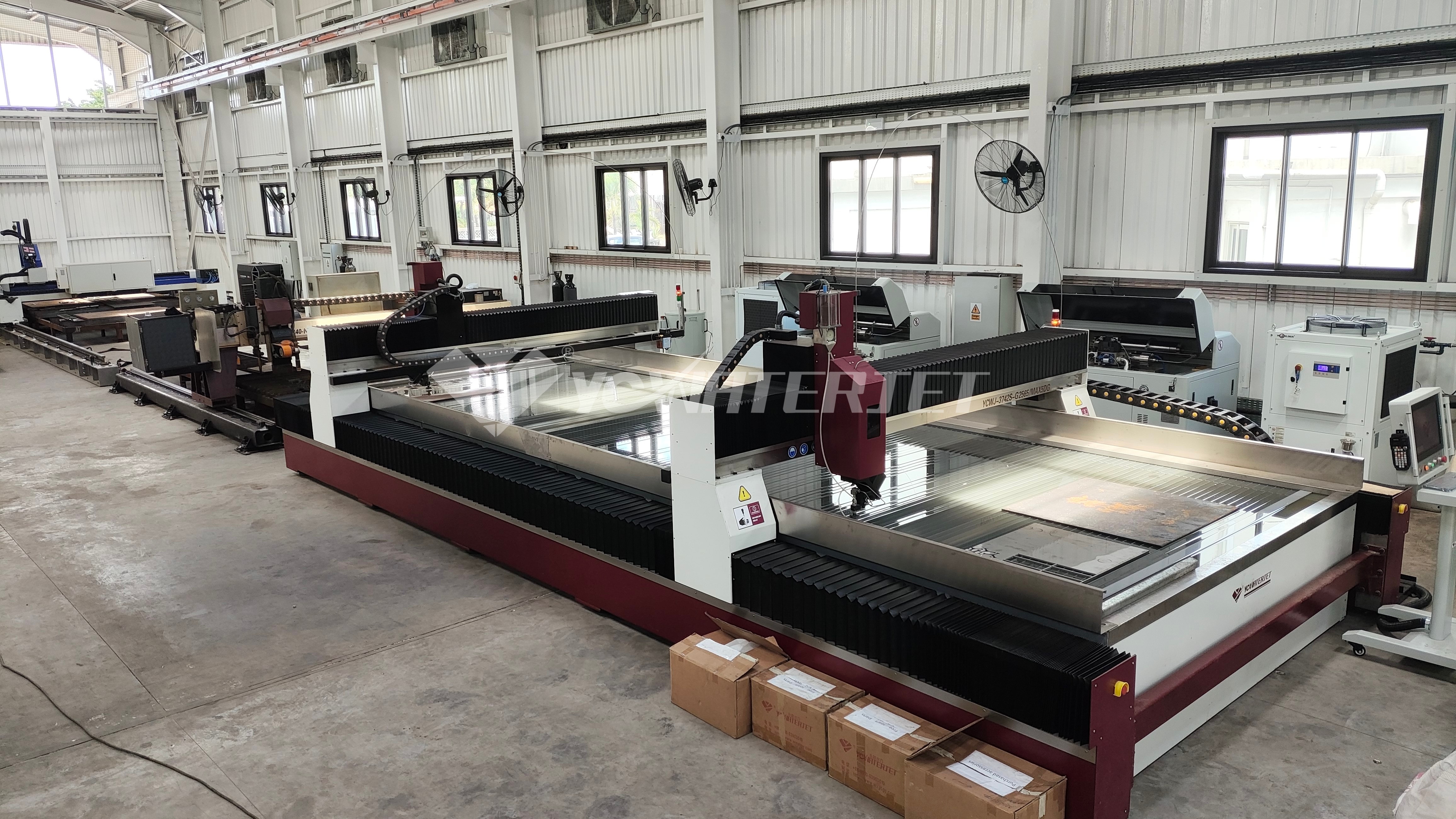 Двойная портальная система. 5-осевой стол для гидроабразивной 