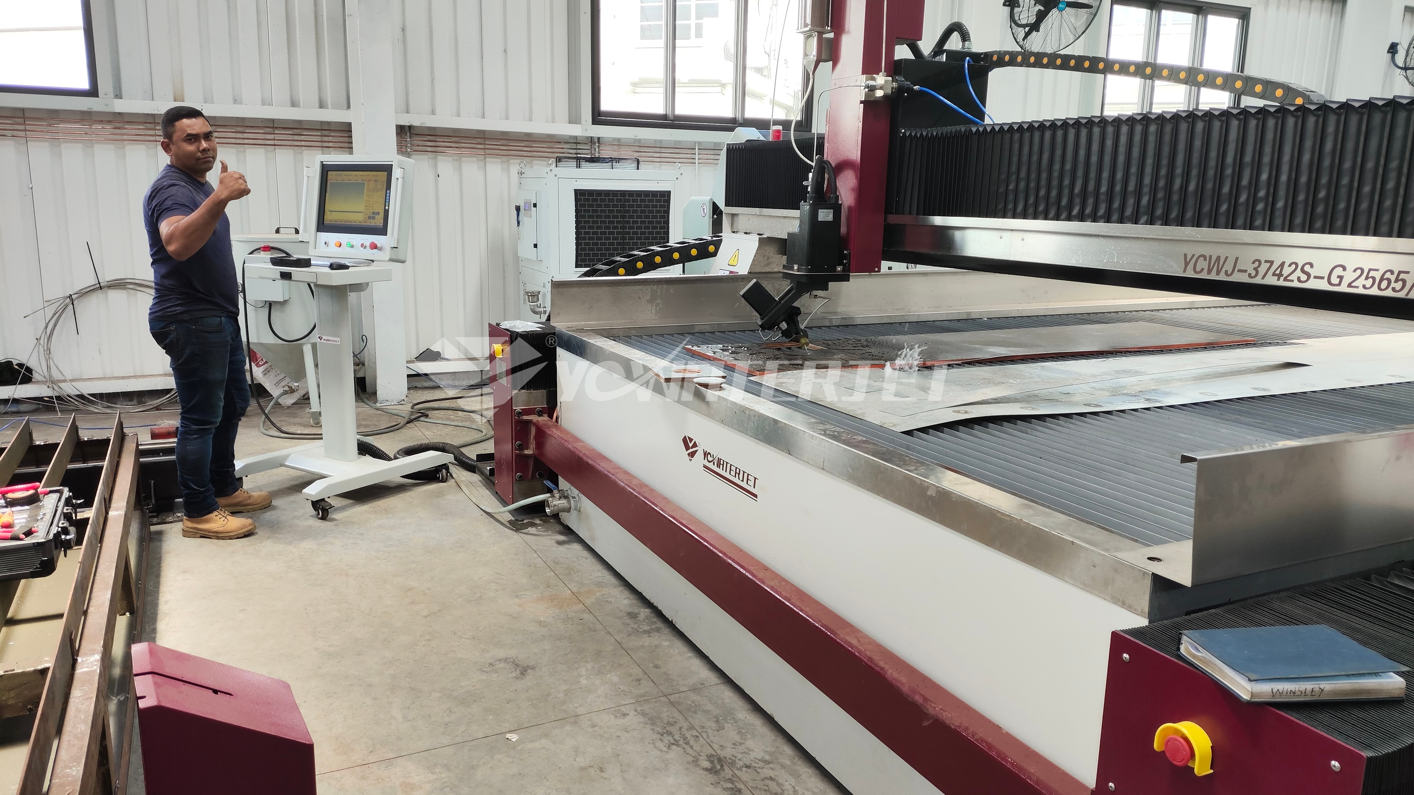 5-осевой гидроабразивный резак 