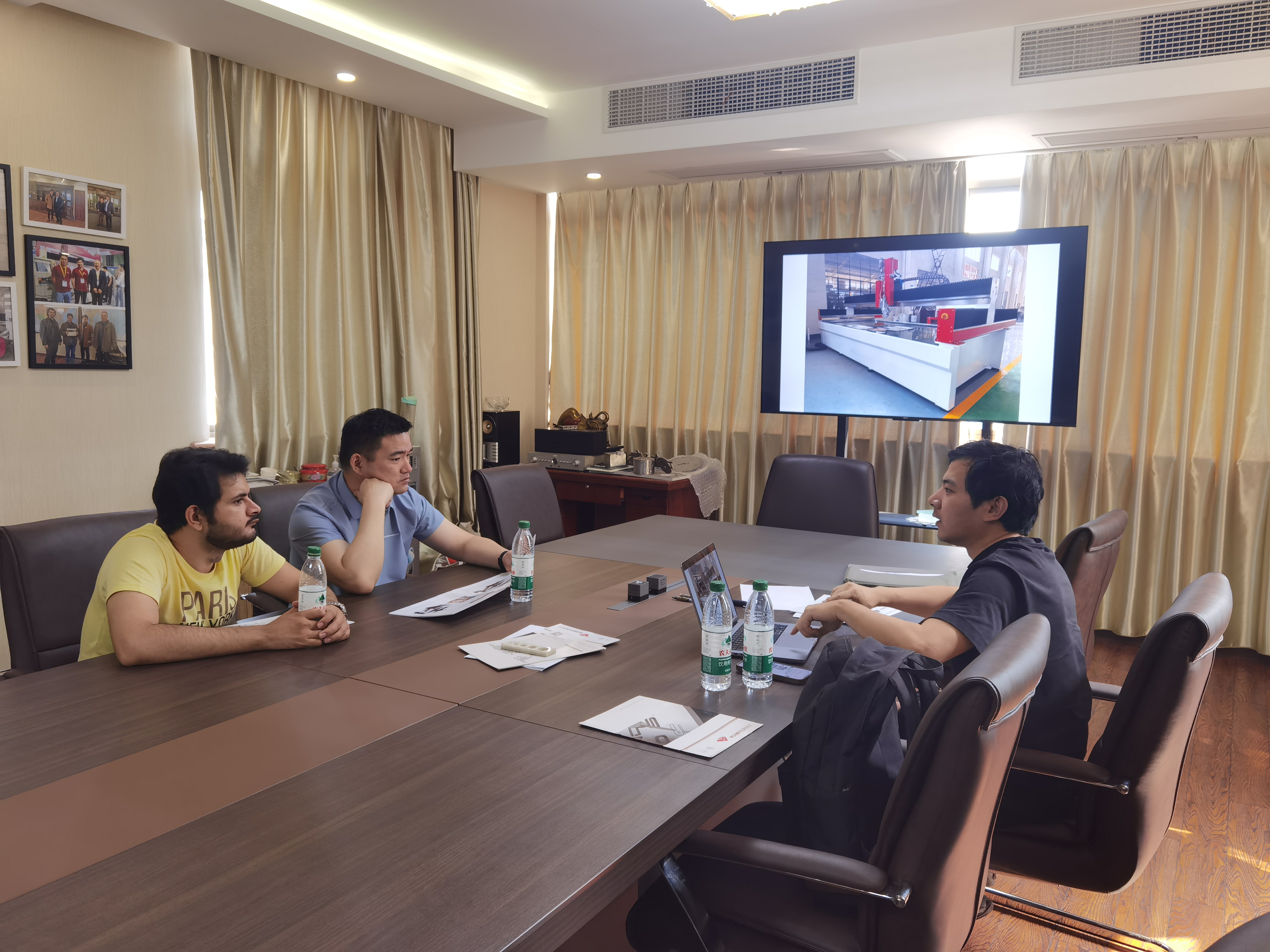 Углубление международного сотрудничества - элита пакистанской каменной промышленности посещает YC Waterjet