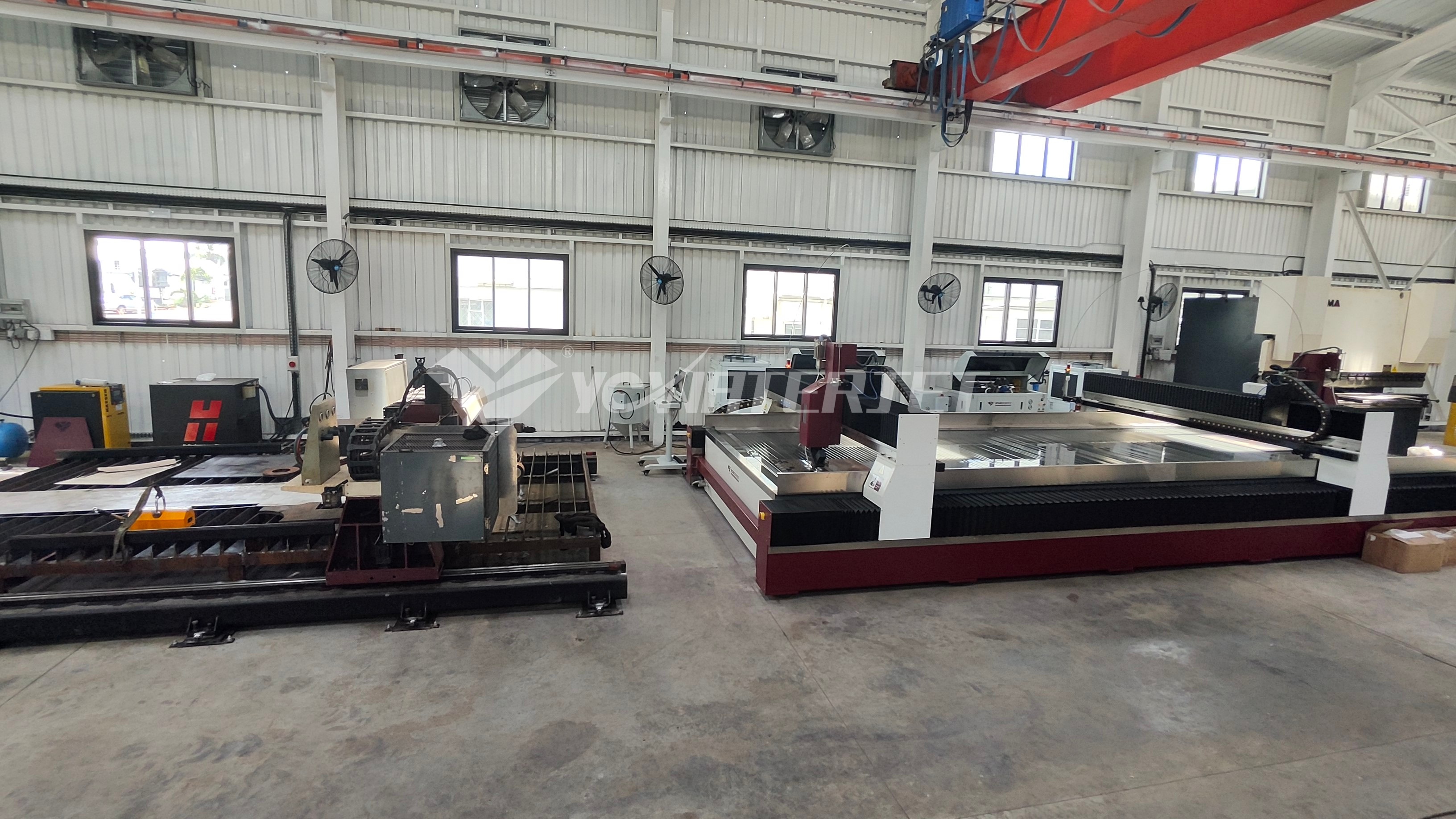 Новые и старые гидроабразивные станки на Маврикии 