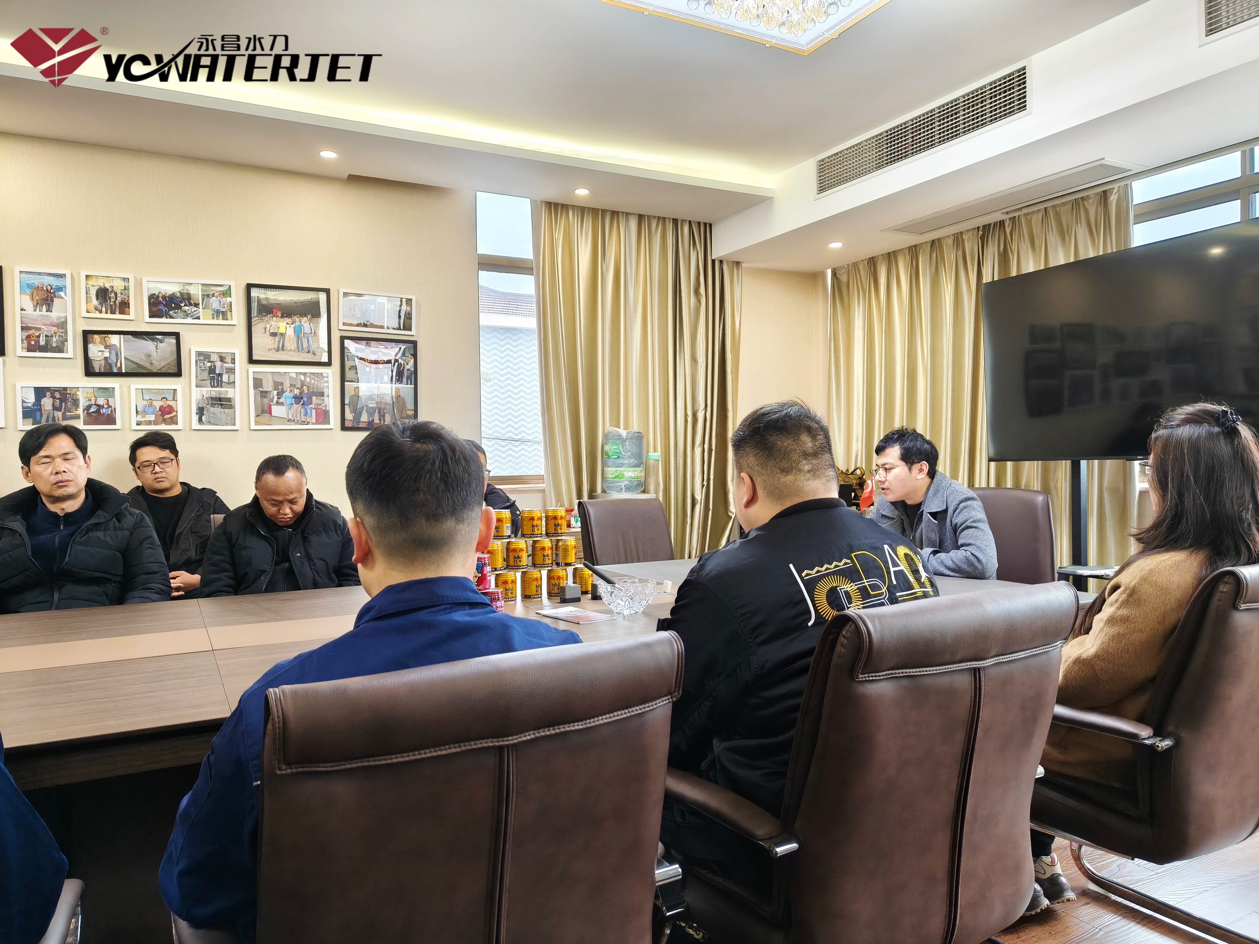 YC Waterjet отмечает год Лошади 