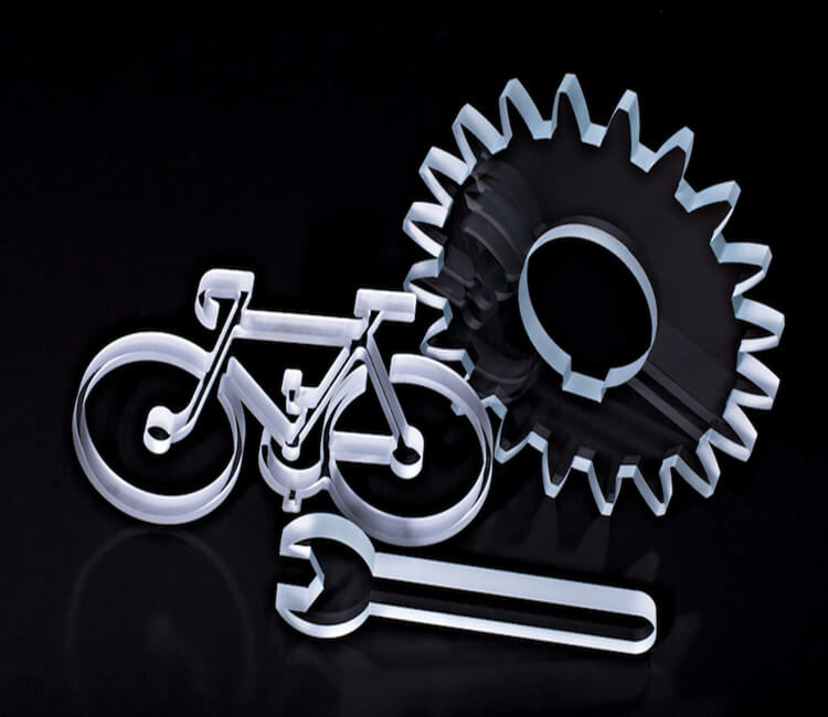 образец резки стекла из водяной струи